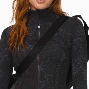 Define Jacket sz8 in Untamed Jacquard Spray Dye